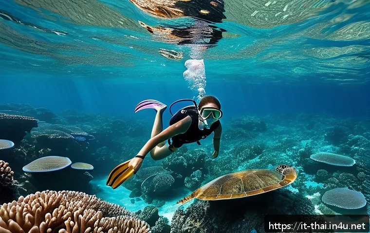 태국에서의 해양 스포츠 - A vibrant underwater scene of snorkeling near the Phi Phi Islands in Thailand, featuring a diverse c...